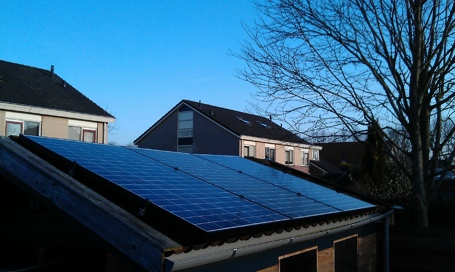 太阳能发电上网电量570.88亿千瓦时