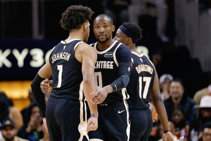 库明加老鹰首秀惊艳 但短板暴露引担忧