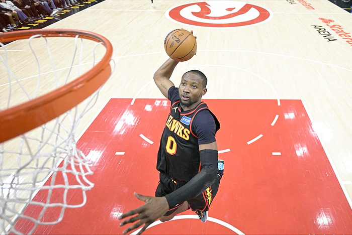 库明加老鹰首秀惊艳 但短板暴露引担忧