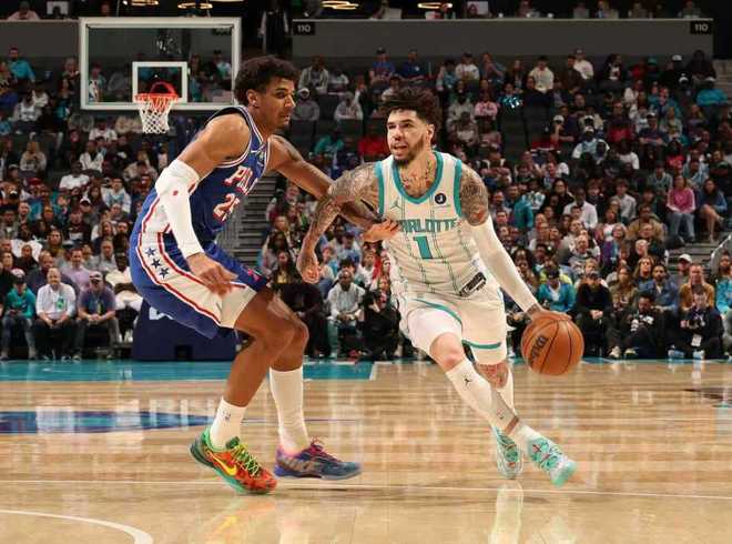 76人三巨头合体逆转黄蜂 终结对手五连胜