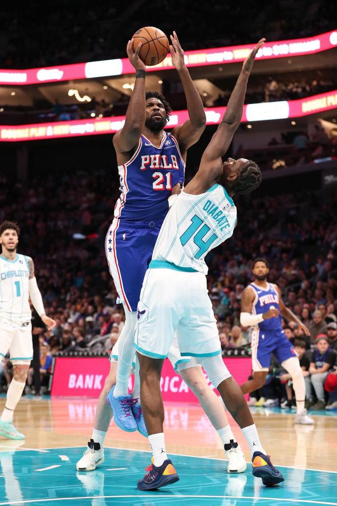 76人三巨头合体逆转黄蜂 终结对手五连胜