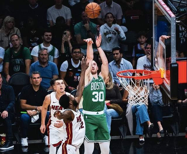 凯尔特人双探花狂轰68分力克热火 三分大战创历