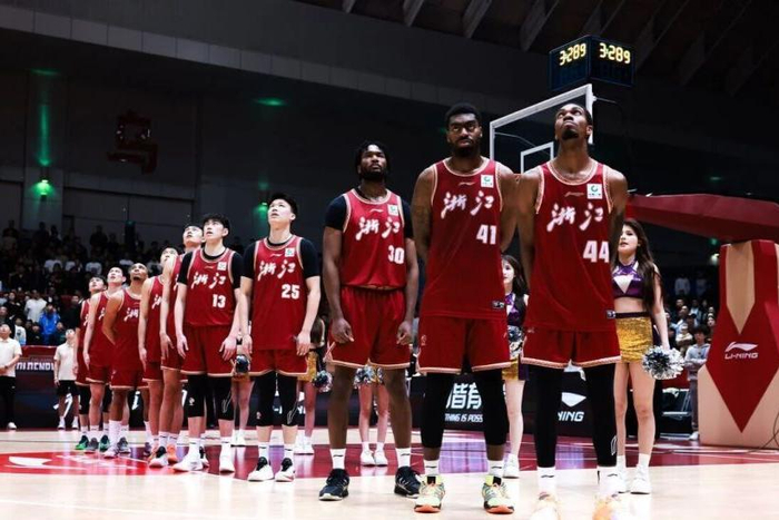 浙江队力克辽宁锁定卡位战关键胜利