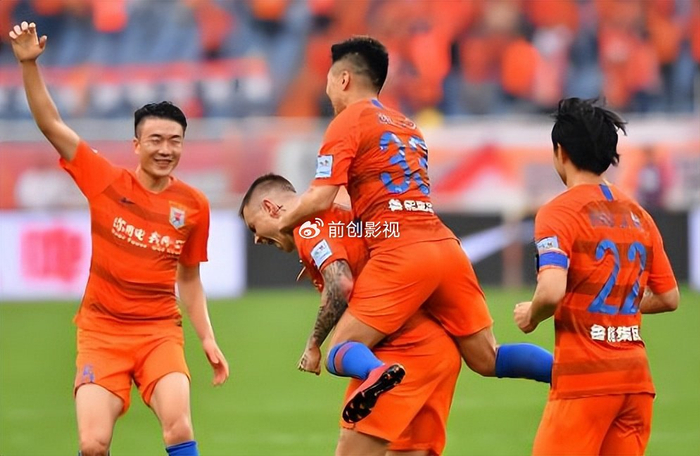 韩鹏执教鲁能引热议 队内老将淡出年轻球员崛起