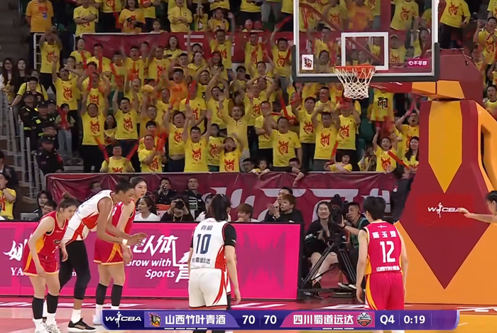 四川女篮总决赛G2王思雨两罚失误成关键转折，奥